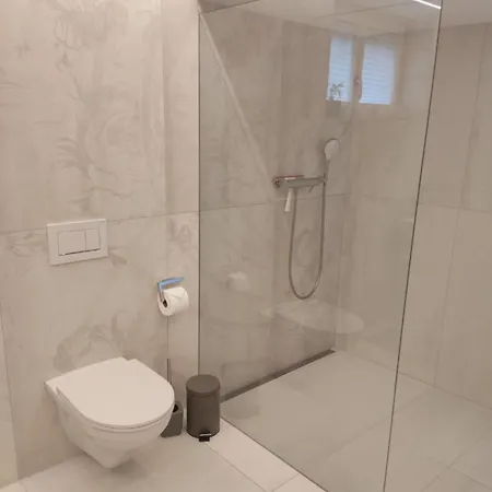 Jasmins Airbnb Apartment Spiez