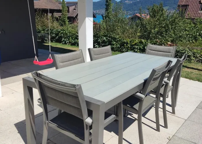 Jasmins Airbnb Lägenhet Spiez