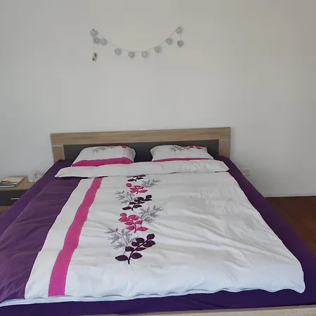 Lägenhet Jasmins Airbnb *